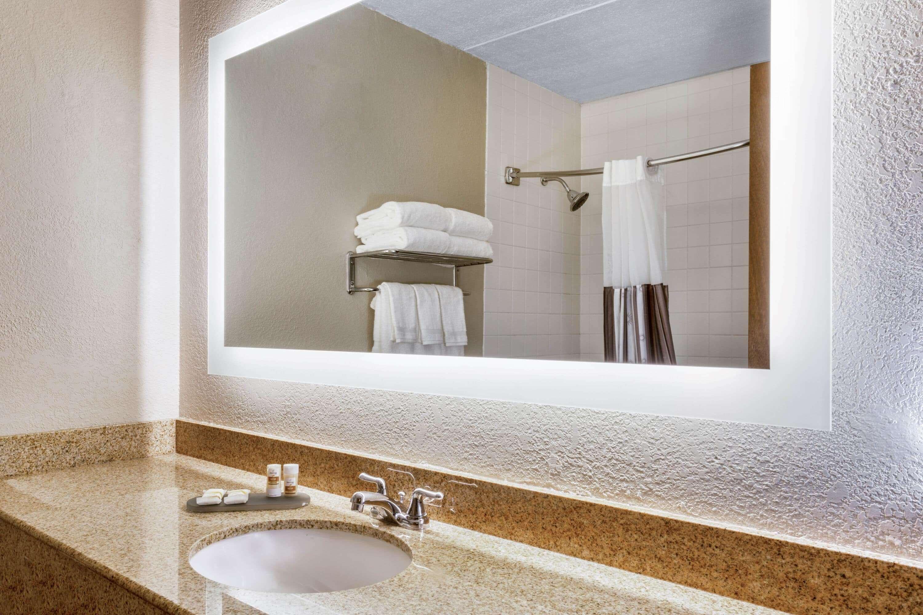La Quinta Inn By Wyndham Binghamton - Johnson City Екстер'єр фото